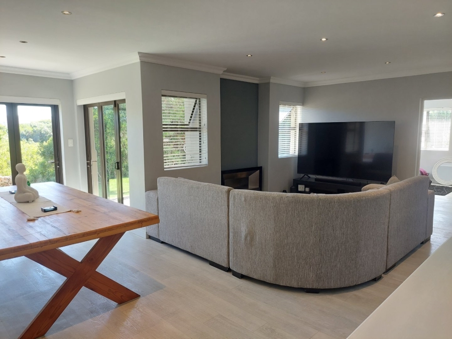 4 Bedroom Property for Sale in Hartenbos Landgoed Western Cape